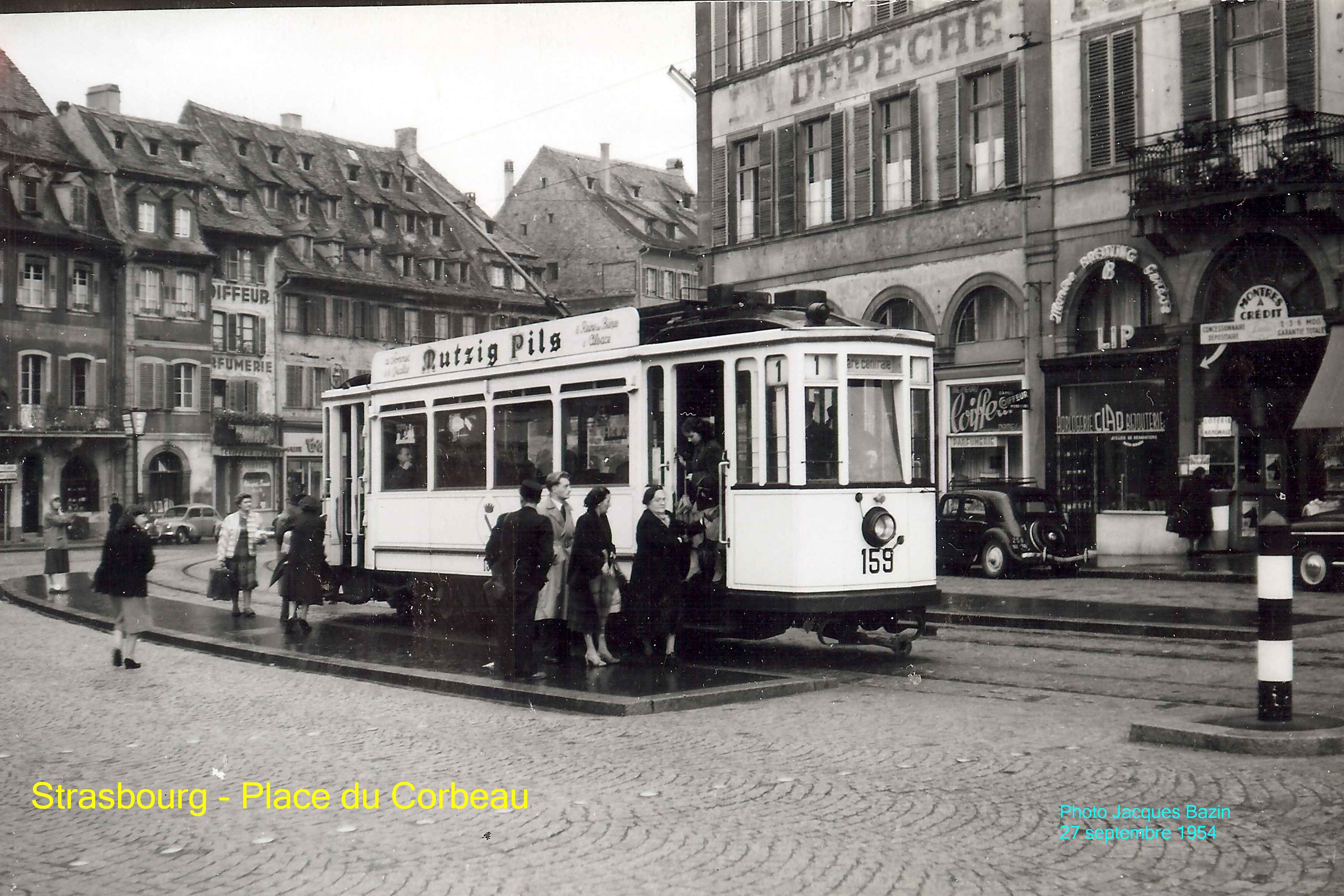 Motrice n° 159, Place du Corbeau.